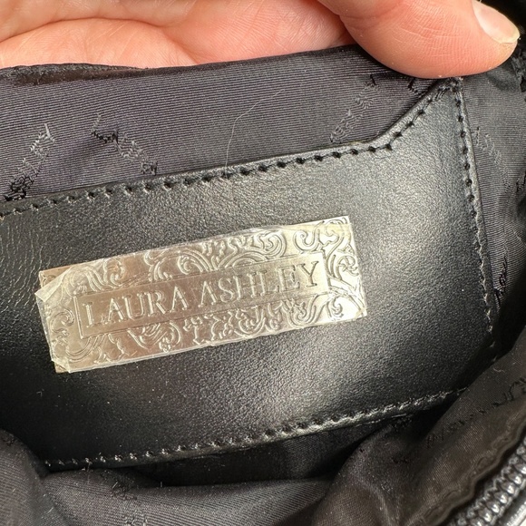 Laura Ashley Black Woven Shoulder Bag With Leather Trim & Zipper Closure - Picture 9 of 10